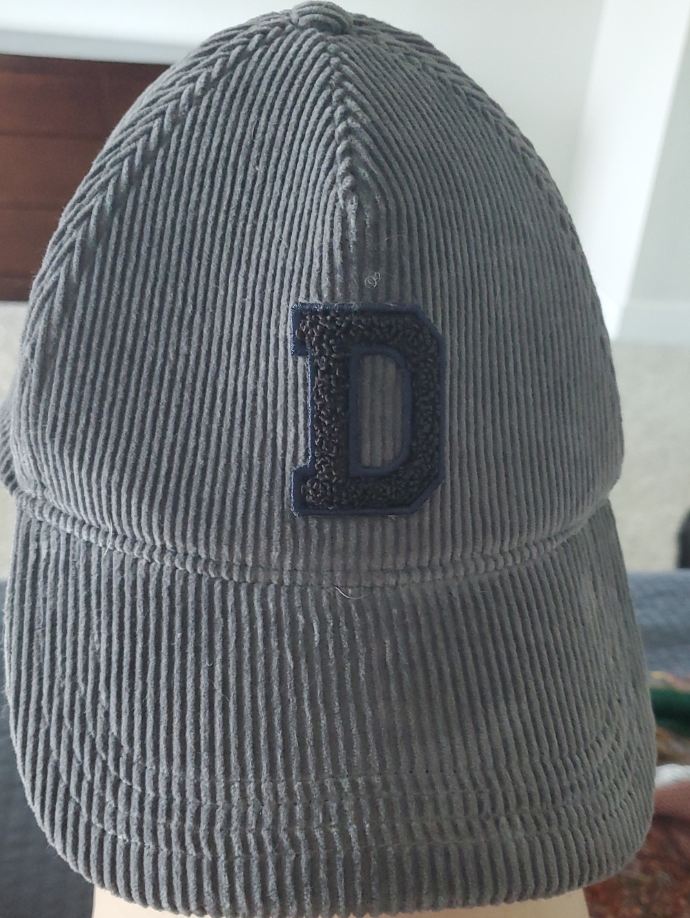 Zara Men's Gray Corduroy Cap with 'D' Patch